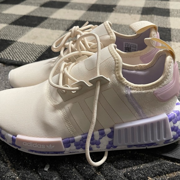 Adidas NMD R1 - Picture 1 of 4